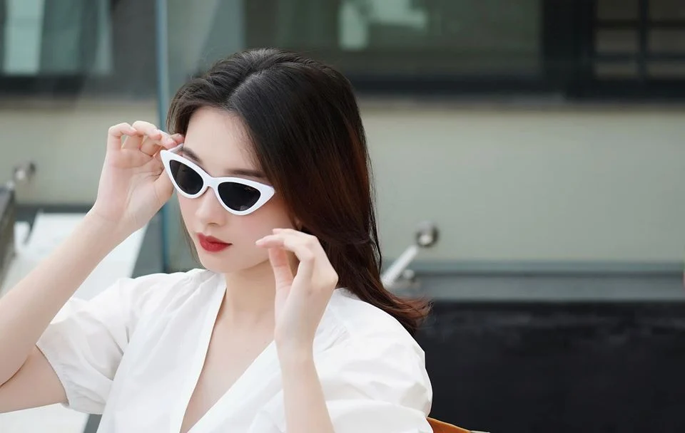 bi quyet chon mat kinh du lich dep ebfedddbffda x bi quyet chon mat kinh du lich dep ebfedddbffda x