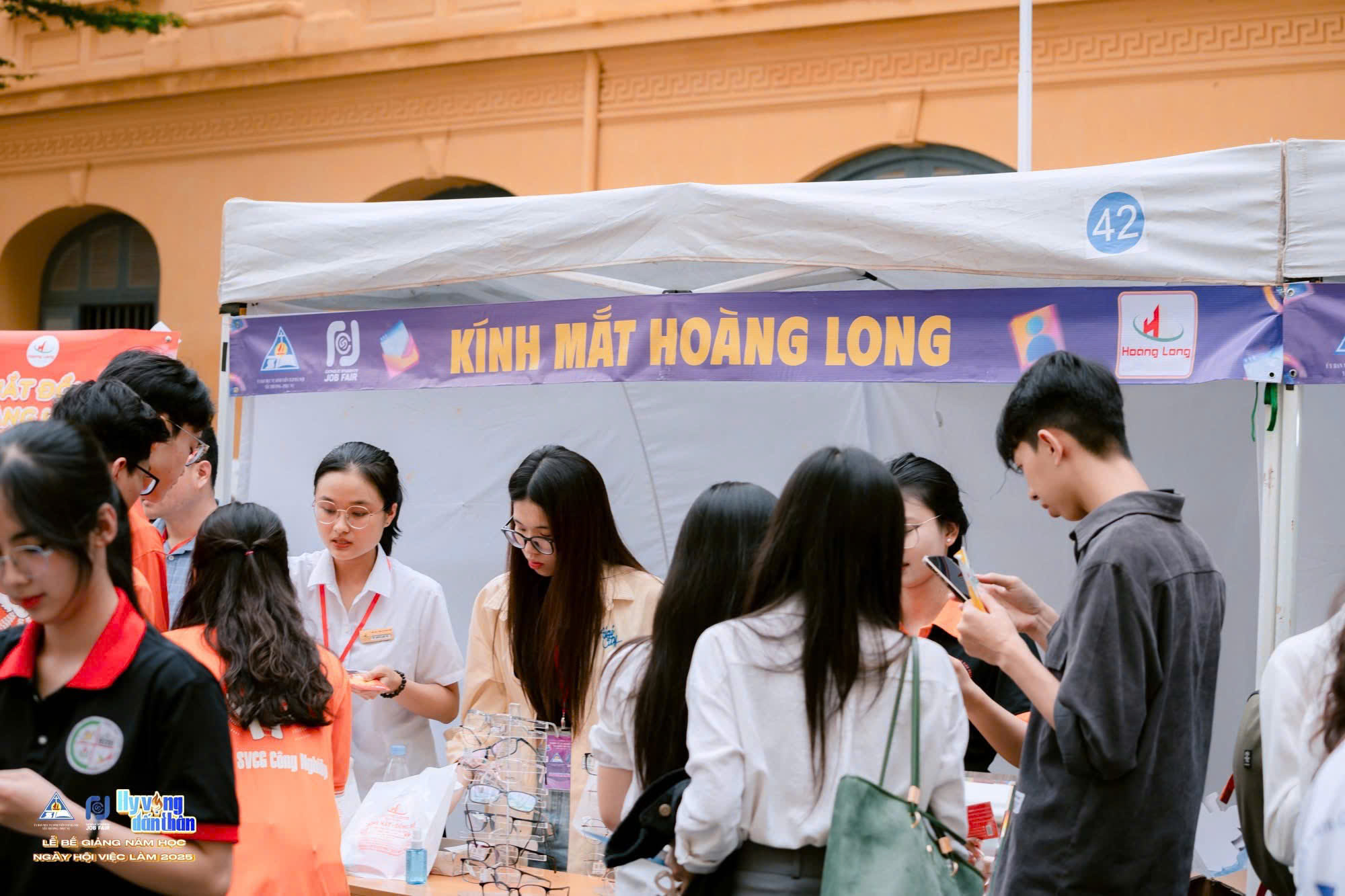 ngay hoi viec lam